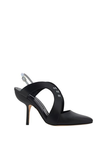 Manolo Blahnik Jijara Pumps - Manolo Blahnik - Modalova