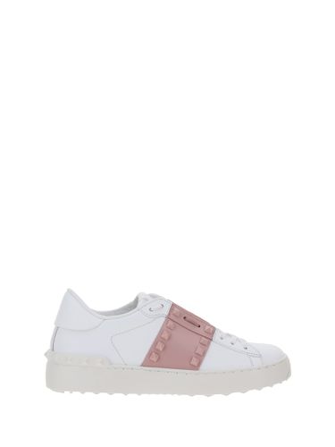 Leather Low-top Sneakers Rockstud Untitled 11 - Valentino Garavani - Modalova