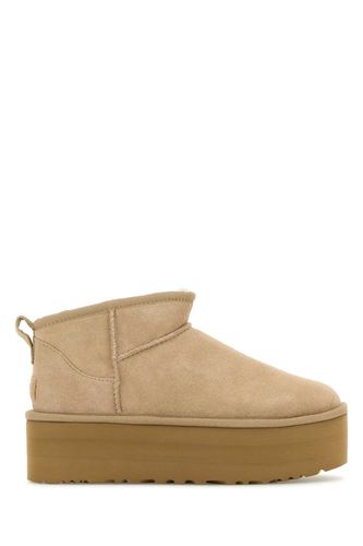Suede Classic Ultra Mini Platform Ankle Boots - UGG - Modalova