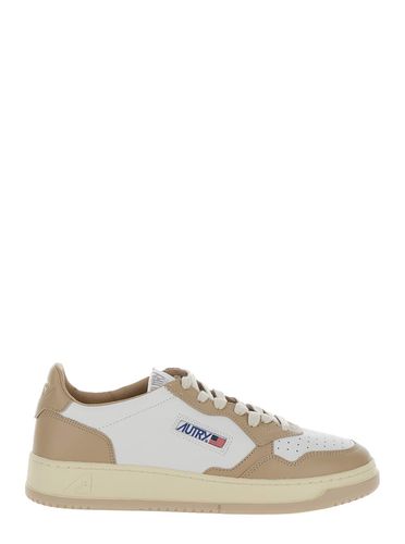 Medalist Low And Beige Low-top Sneaker In Leather Man - Autry - Modalova