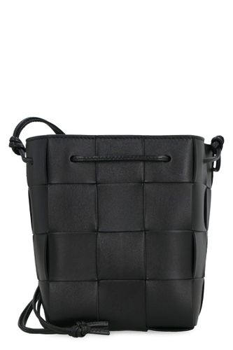 Cassette Leather Bucket Bag - Bottega Veneta - Modalova