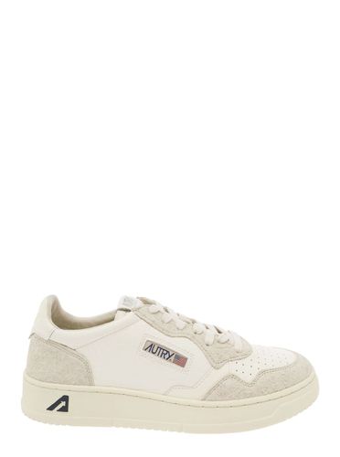 Medalist Beige And Low Top Sneakers With Logo Detail In Leather Man - Autry - Modalova