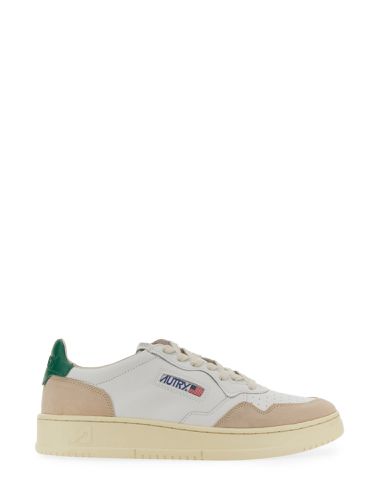 Medalist Leather Low-top Sneakers - Autry - Modalova