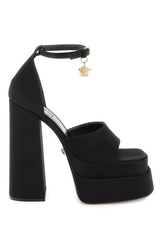 Medusa Aevitas Double Platform Sandals - Versace - Modalova