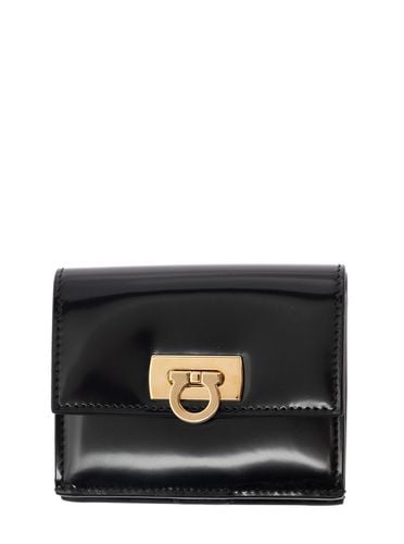 Wanda Wallet With Gancini Closure In Patent Leather Woman - Ferragamo - Modalova