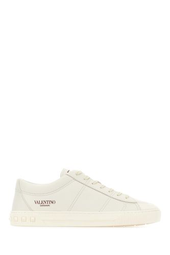 Chalk Leather Sneakers - Valentino Garavani - Modalova