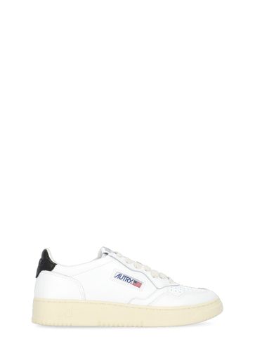 Autry Medalist Low Sneakers - Autry - Modalova