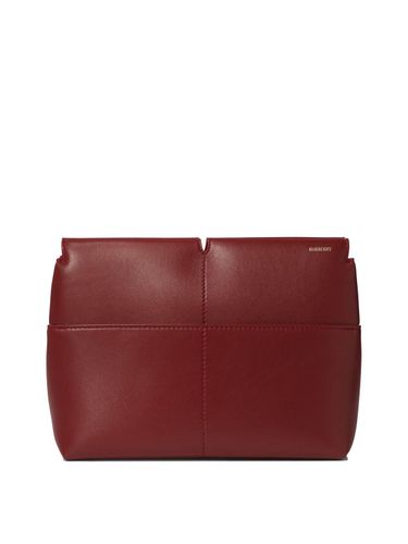 Snip Chain-linked Clutch Bag - Burberry - Modalova