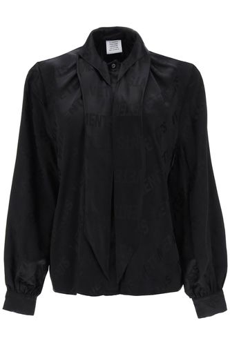 Scarf Collar Monogram Blouse - VETEMENTS - Modalova