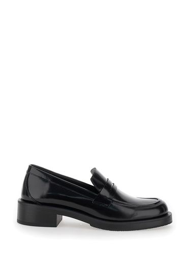 Palmer Slip-on Loafers In Patent Leather Woman - Stuart Weitzman - Modalova