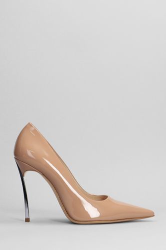 Antiqued Pink Leather Blade Tiffany Pumps - Casadei - Modalova