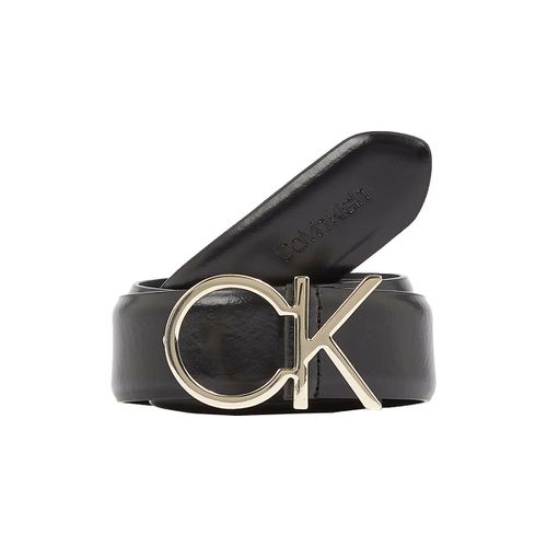 Cintura larga in pelle con logo CK - CALVIN KLEIN - Modalova