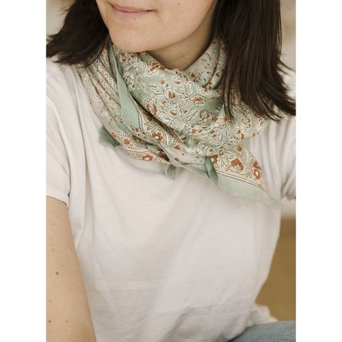 Grande Foulard Cotone Stampato Sarika Matcha - bindi atelier - Modalova