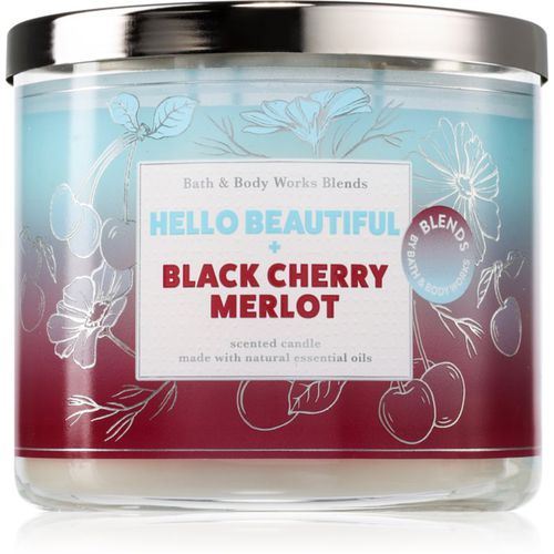 Hello Beautiful + Black Cherry Merlot candela profumata 411 g - Bath & Body Works - Modalova