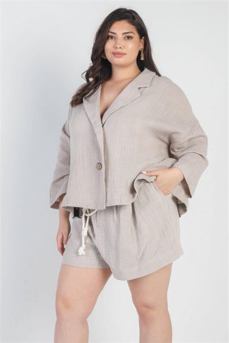 Plus Grey Button-up Collared Neck Blazer High Waist Shorts Set - KandyKouture - Modalova