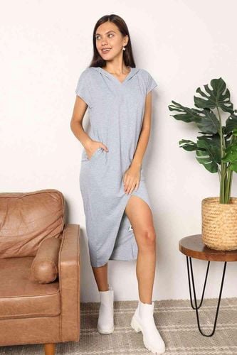 Double Take Short Sleeve Front Slit Hooded Dress - Trendsi - Modalova