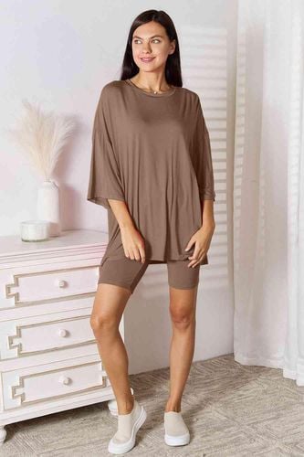 Basic Bae Full Size Soft Rayon Three-Quarter Sleeve Top and Shorts Set - Trendsi - Modalova