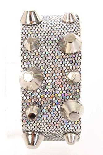 Silver Glitter Studded Cuff Bracelet - AMIClubwearStore - Modalova