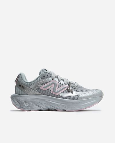 X Ganni Fresh Foam Trainer 40 - METALLIC - New Balance - Modalova