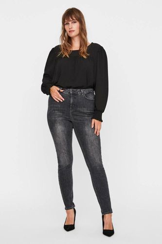 Lora Jeans High Taisted (Kurve)-Schwarzgrau-Denim - Vero Moda Curve - Modalova