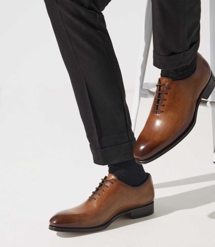 Richelieu en cuir clair - IZAC - Modalova