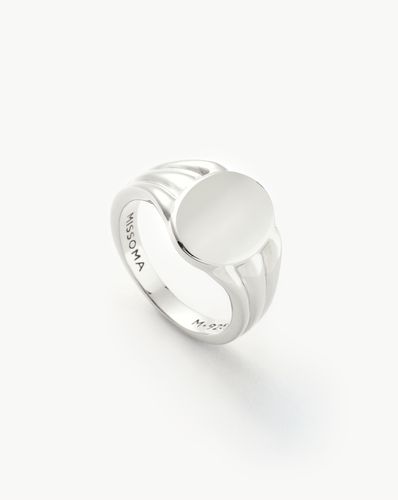 Engravable Oval Signet Ring | Sterling Silver - Missoma - Modalova