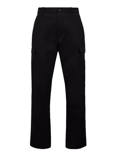 COTTON GABARDINE CARGO TROUSERS - Man - Moncler - Modalova