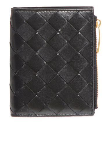 Small Bi-Fold Woven Wallet With Zip - - Woman - Bottega Veneta - Modalova