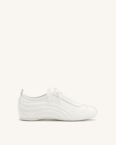 Ferne Streamlined Lustrous Sneakers - White - JW PEI - Modalova