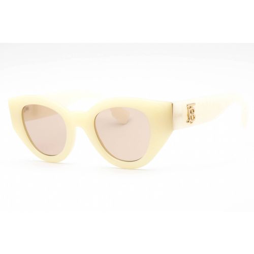 Women's Sunglasses - Ivory Cat Eye Frame Light Pink Lens / 0BE4390 406793 - BURBERRY - Modalova