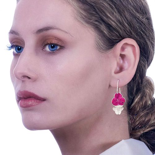 Silver Fuchsia Clover Earrings - Anna Stypsianou - Modalova