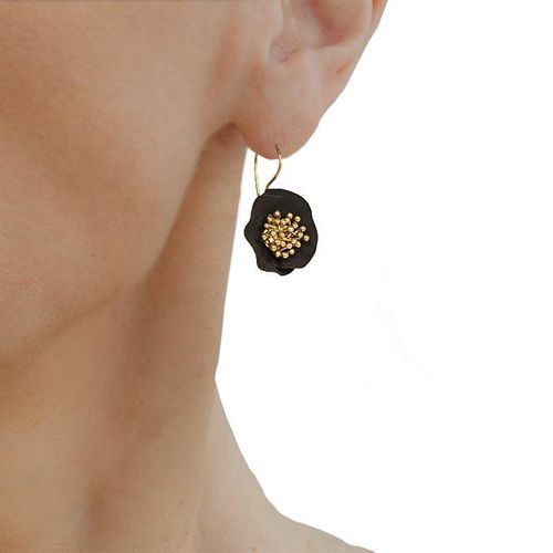 Gold Plated Silver Black Poppy Earrings - Stavros - Modalova