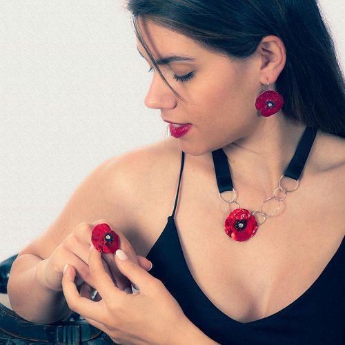 Silver Impressive Red Poppy Flower Necklace - Anna Stypsianou - Modalova