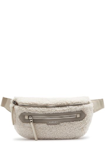Kansa Faux Shearling Belt Bag, Belt Bags, Cream, One Size - Varley - Modalova