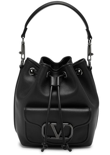 Locò Small Leather Bucket bag - Black - Valentino Garavani - Modalova