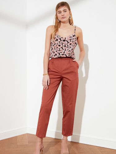 Trendyol Trousers Orange - Trendyol - Modalova