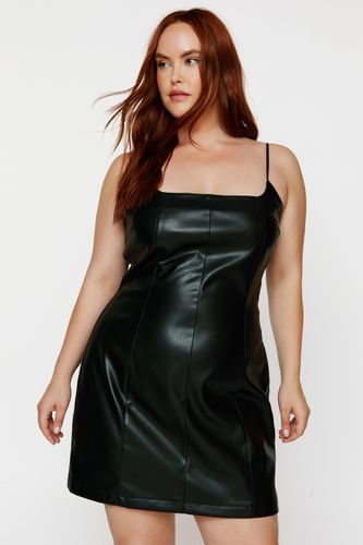 Womens Plus Size Faux Leather Strappy Mini Dress - - 24 - Nasty Gal - Modalova