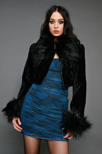 Womens Faux Fur Trim Velvet Cropped Jacket - - 8 - Nasty Gal - Modalova