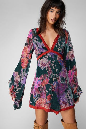 Womens Lace Trim Floral Devore Flare Sleeve Mini Dress - - 6 - Nasty Gal - Modalova