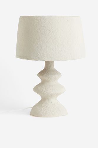 Tischleuchte aus Pappmaché Naturweiß, Tischlampe in Größe Onesize. Farbe: - H&m Home - Modalova