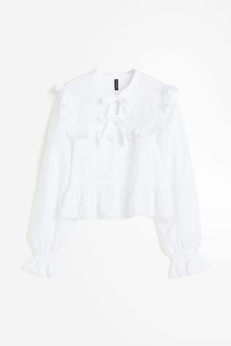 Bluse mit Volantbesatz und Bindedetails Weiß, Blusen in Größe XXS. Farbe: - H&M - Modalova