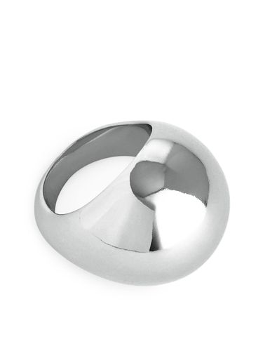 Versilberter Ring mit großer Kugel Silber, Ringe in Größe S. Farbe: - Arket - Modalova