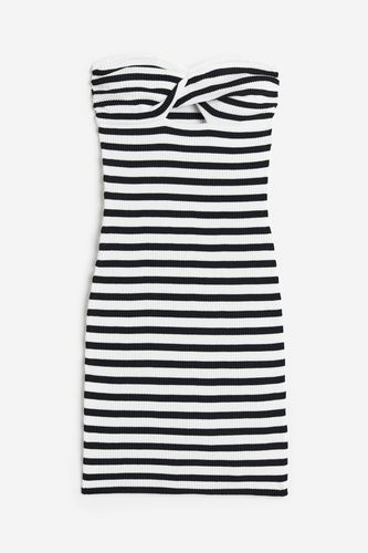 Bandeau-Kleid aus Rippstrick mit Twistdetail Weiß/Gestreift, Alltagskleider in Größe XXS. Farbe: - H&M - Modalova