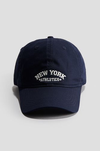 Mütze aus Baumwolltwill mit Motivstickerei Dunkelblau/New York, Caps in Größe 158/170. Farbe: - H&M - Modalova