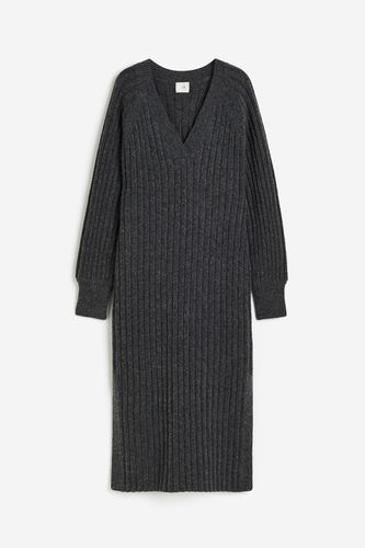 Geripptes Strickkleid Dunkelgrau, Alltagskleider in Größe XS. Farbe: - H&M - Modalova