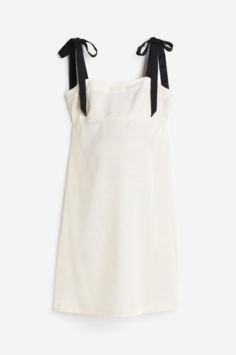 MAMA Kleid in A-Linie Cremefarben, Kleider Größe XL. Farbe: - H&M - Modalova