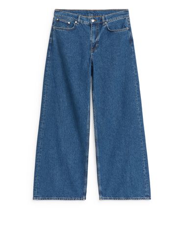 CLOUD Low Loose Jeans Mittelblau, Baggy in Größe W 30. Farbe: - Arket - Modalova