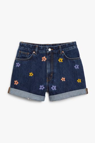 Hochtaillierte Jeansshorts mit Blumen Blau in Größe W 30. Farbe: - Monki - Modalova