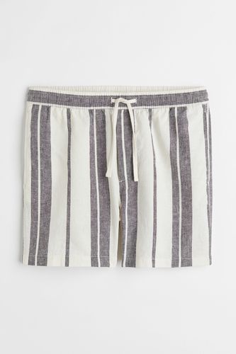 Shorts aus Leinenmix Regular Fit Weiß/Schwarz gestreift in Größe XXL. Farbe: - H&M - Modalova