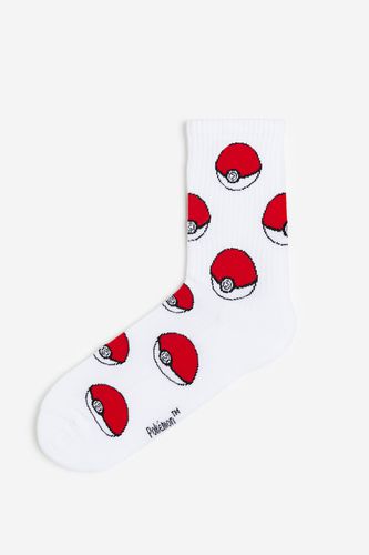 Socken mit Motiv Weiß/Pokémon in Größe 37/39. Farbe: - H&M - Modalova